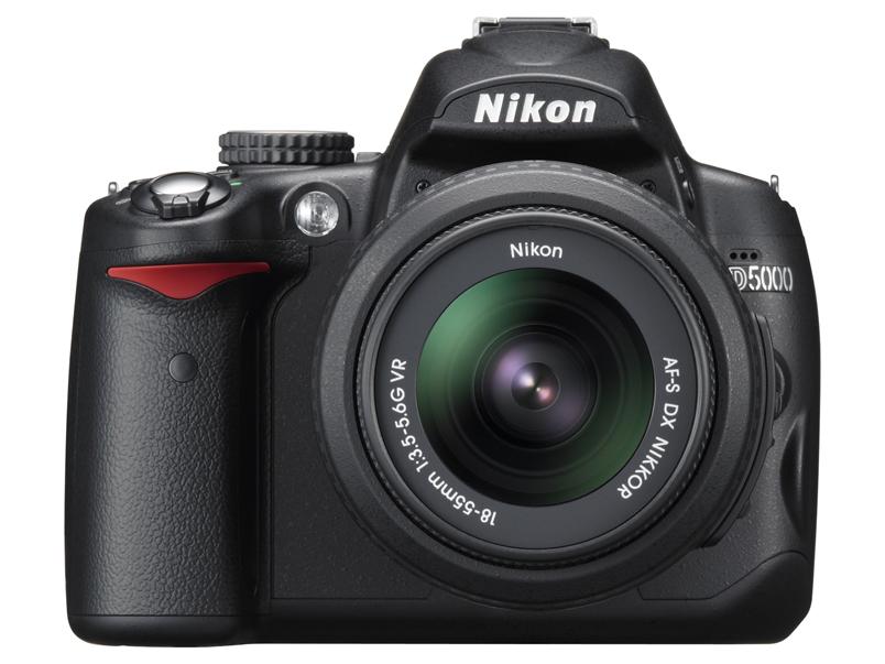 Nikon D 7500  corpo + card 16 GB.